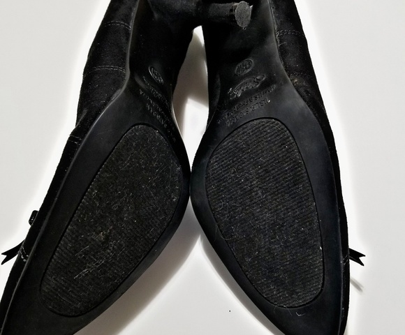 9.5W Black Heels - Picture 5 of 5